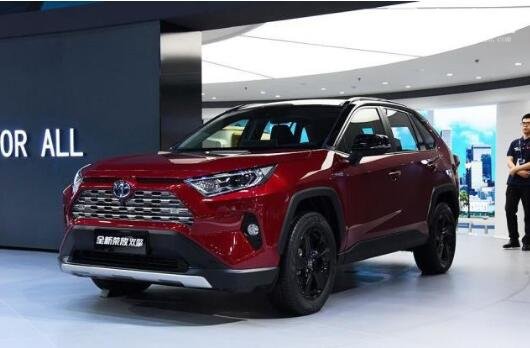 25万suv性价比最高的车 2019新款丰田RAV4荣放配置升级性价比无敌