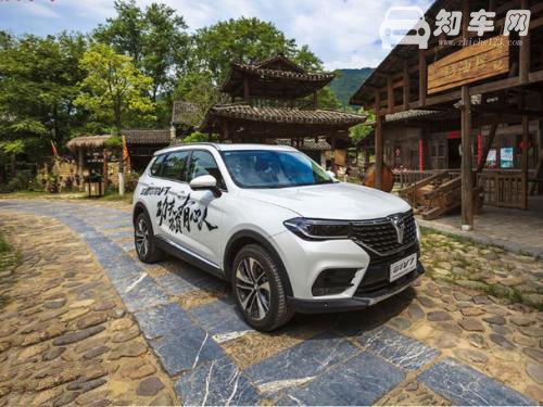 15万元7座suv 坐一家人也不显拥挤