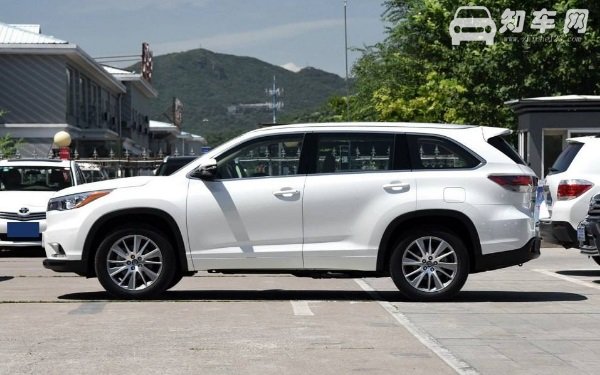 安全与动力兼具的硬派SUV 丰田2018年上市新车suv汉兰达详解