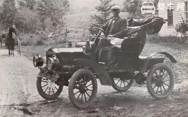 世界上第一辆电动汽车是哪年 我国什么时候出现第一辆汽车