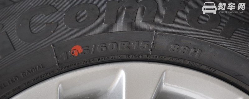 车胎上的所有数字和字母代表什么